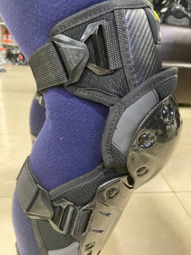 Ones Again Наколенники Carbon Fiber Force в Астрахани